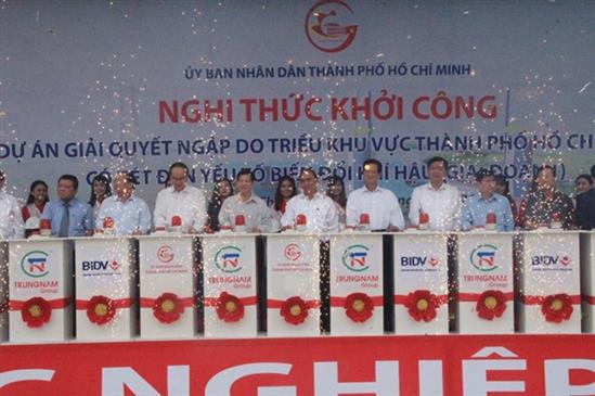 Thủ tướng Nguyễn Xuân Phúc dự lễ khởi công dự án chống ngập hơn 10.000 tỉ đồng