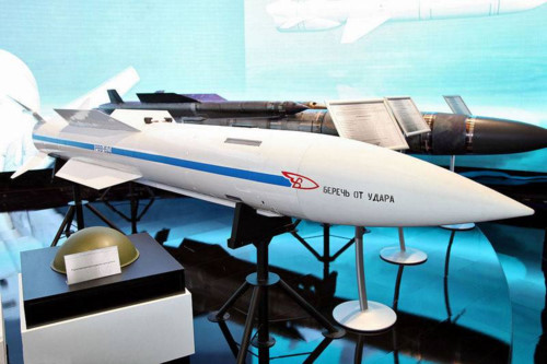 Máy bay Su-57 sẽ được trang bị tên lửa siêu thanh R-37M