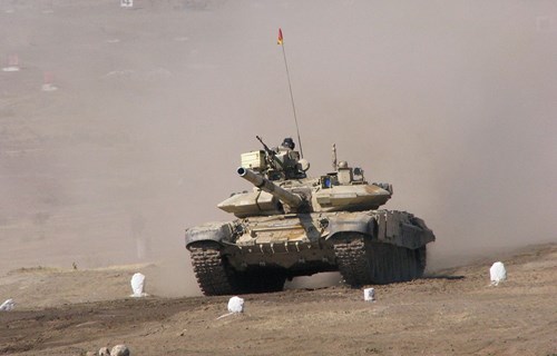 Interfax: Nga sẽ chuyển cho Việt Nam 64 xe tăng T-90