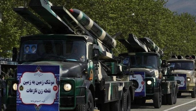 Iran tấn công Israel bằng tên lửa lỗi thời