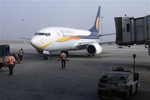 Máy bay chở 125 hành khách hạ cánh khẩn cấp ở Nepal
