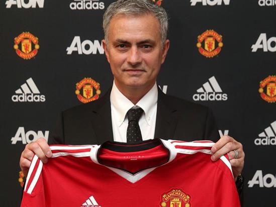 Jose Mourinho chính thức trở thành HLV của Manchester United