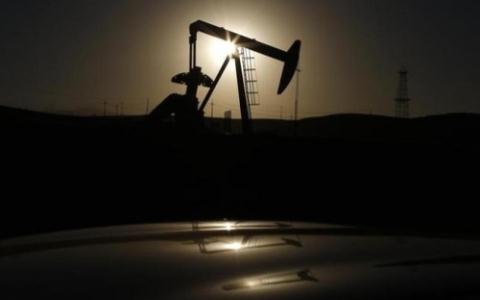 Kéo giá dầu tăng, Mỹ đang giúp Nga hay tự giúp mình?