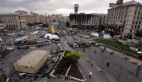Người Việt giúp tái thiết phố Kresatik ở trung tâm thủ đô Kiev