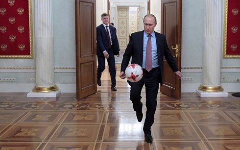 Tổng thống Nga Putin ký luật miễn thị thực cho CĐV World Cup