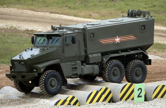Lính trinh sát Nga được tăng cường xe bọc thép chống mìn Typhoon