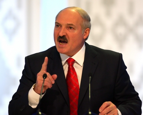 Tổng thống lỡ miệng, người dân Belarus ‘đua nhau’ khỏa thân đi làm