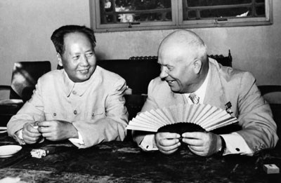 Mao Trạch Đông mặc quần tắm tiếp Tổng bí thư Khrusev !