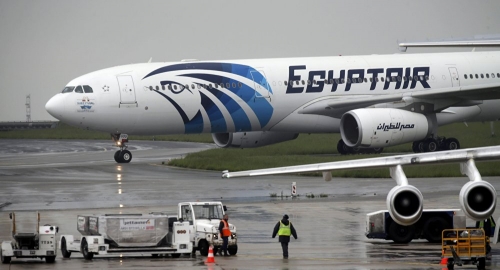 Ai Cập xác nhận tìm thấy mảnh vỡ máy bay Egypt Air mất tích