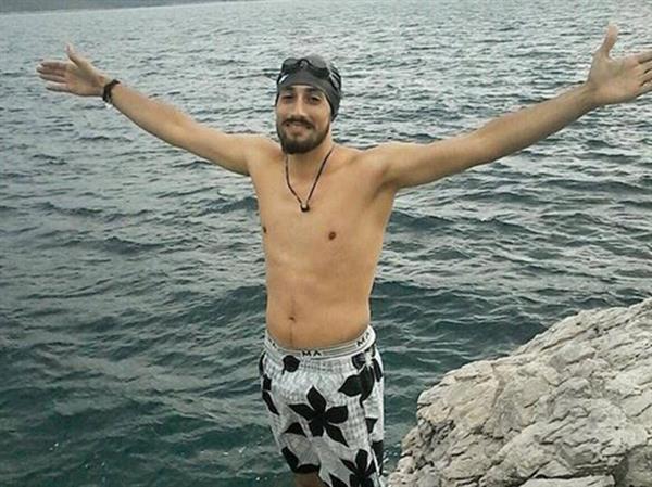 Cựu tuyển thủ Syria bơi liền 7 tiếng đồng hồ sang châu Âu tị nạn