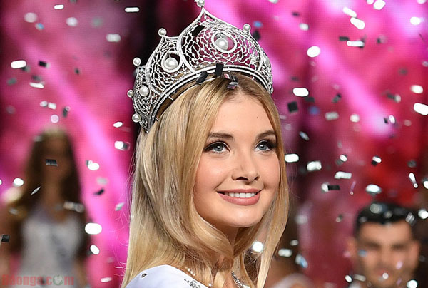 Hoa hậu Polina Popova: 