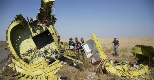 Vụ MH17: Tìm thấy thêm thi thể ở hiện trường