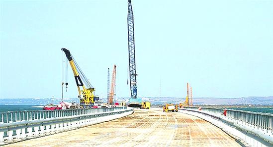 Nga quyết xây cầu nối Crimea, bỏ qua Ukraine