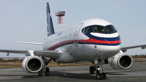 Nga sẽ giao 2 chiếc Sukhoi Superjet 100 cho Việt Nam