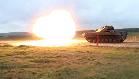 Nga thử siêu pháo tự hành diệt mục tiêu cách 5km