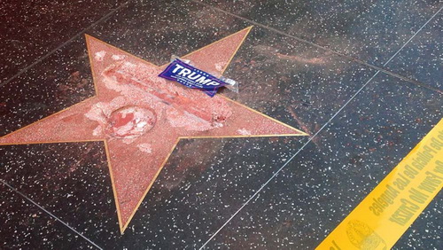 Ngôi sao của Donald Trump trở lại với đại lộ Danh Vọng