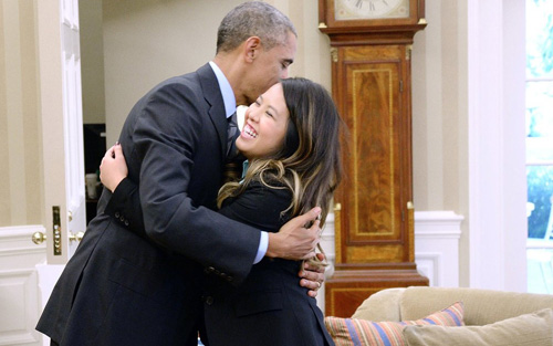Tổng thống Mỹ gặp và cảm ơn nữ y tá gốc Việt Nina Pham