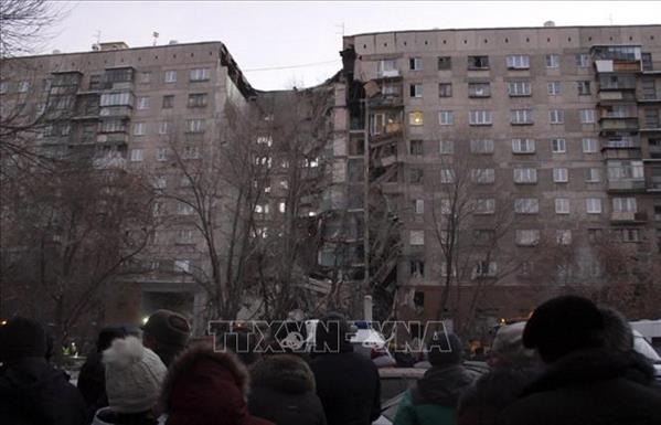 Rất khó tìm kiếm nạn nhân vụ sập chung cư tại Nga trong cái lạnh - 22 độ C