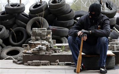 Ukraine: “Miệng vực” vỡ nợ chỉ còn cách vài…li