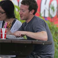 Ông trùm Facebook giản dị tại Hawaii