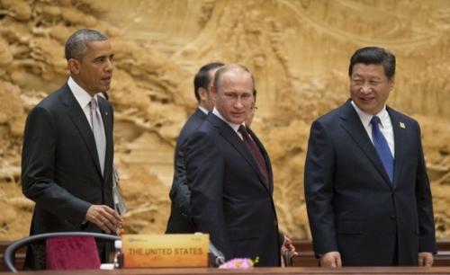 Báo Mỹ: Putin thâu vào tay tất cả, Obama nhạt nhòa