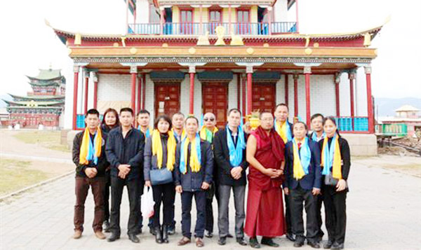Người Việt ở Irkutsk viếng thăm Trung tâm phật Giáo nước Nga tại TP Ulan Uđê