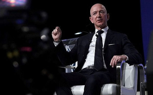 Tỷ phú giàu nhất thế giới Jeff Bezos từng là 