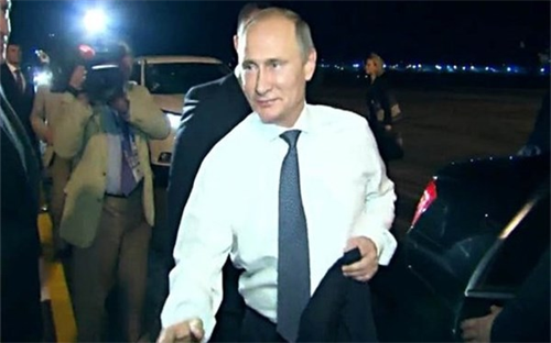 Siêu xe chống đạn của ông Putin đến và rời Hội nghị G20 bằng cách nào?
