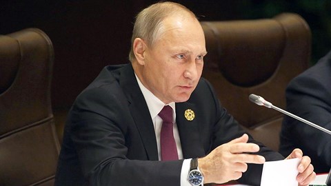 Tổng thống Nga Putin ký thông qua luật chống nhục mạ trên Internet