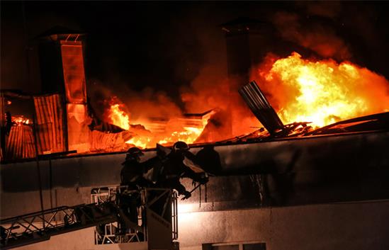 Moskva: Cháy kho hàng, 8 lính cứu hỏa thiệt mạng