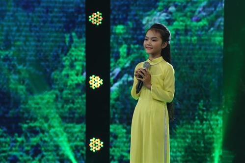 Cô bé 13 tuổi hát dân ca Hà Tĩnh khiến NSND Thu Hiền ngẩn ngơ