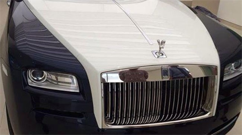 Rolls-Royce Wraith nhập khẩu chính hãng đầu tiên về Việt Nam