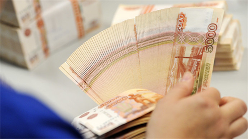 Ruble tăng mạnh nhất 11 năm