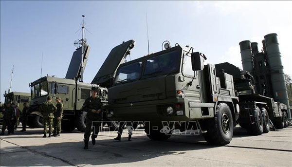 Giữa căng thẳng với Ukraine, Nga triển khai hệ thống tên lửa S-400 tại Crimea