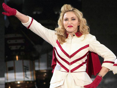 Nga: Madonna bị cáo buộc 