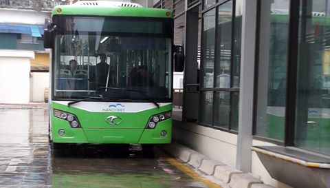 Tài xế buýt nhanh BRT tập xe trước ngày vận hành