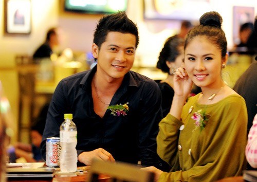 Những cặp đôi Việt 'phải lòng' nhau trên phim trường