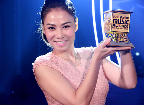Thu Minh đoạt giải Nghệ sĩ xuất sắc nhất châu Á