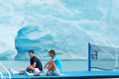 Nadal và Djokovic thi đấu trên sông băng
