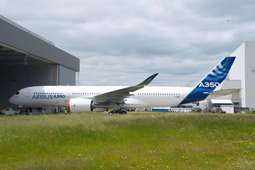 Cận cảnh máy bay A350 mới của Airbus