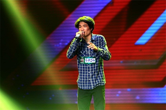 X-Factor Việt tập 1: Rơi nước mắt trước chàng Rocker 17 tuổi và cô gái đeo mặt nạ