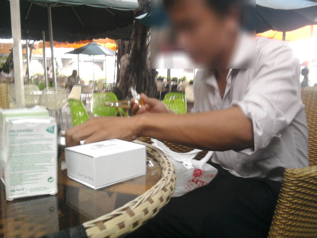Vạch trần sự thật về 'thần dược' cai thuốc lá ở Việt Nam