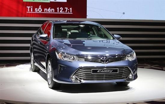 Toyota Camry 2015 giá 1,078 tỷ đồng vừa bán ra ở VN có gì khác biệt?