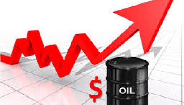 Giá dầu tăng lên ngưỡng cao nhất trong 2,5 năm