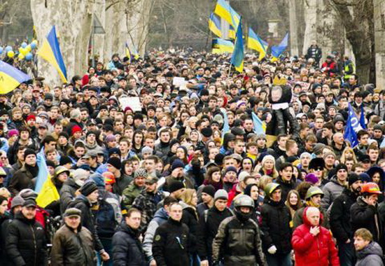 Hàng triệu dân Ukraine bỏ sang Nga: Kiev buông xuôi?