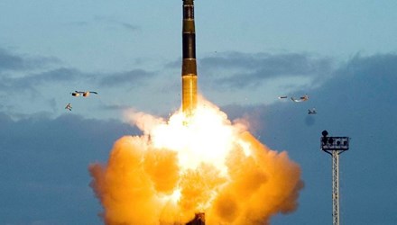 Nga bất ngờ khai hỏa tên lửa đạn đạo RS-12M Topol