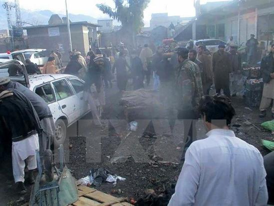Nổ bom tại khu chợ Pakistan, khiến hàng chục người thương vong