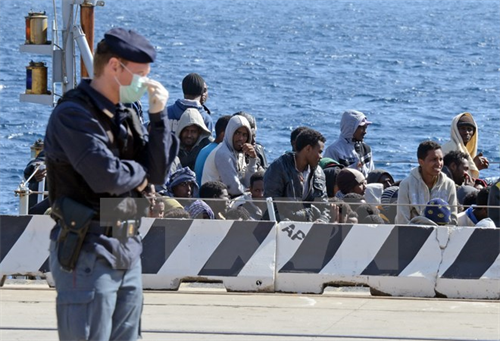 Italy họp khẩn sau vụ lật thuyền làm 700 người chết ngoài khơi Libya