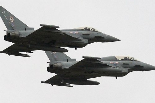 Tiêm kích Su-30MKI Ấn Độ thắng áp đảo Typhoon của Anh?