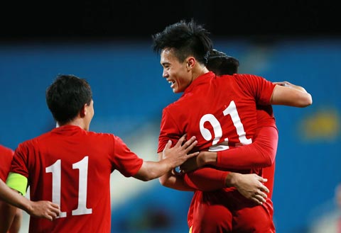 Việt Nam gặp Indonesia ở bán kết AFF Suzuki Cup sau 3 trận toàn thắng